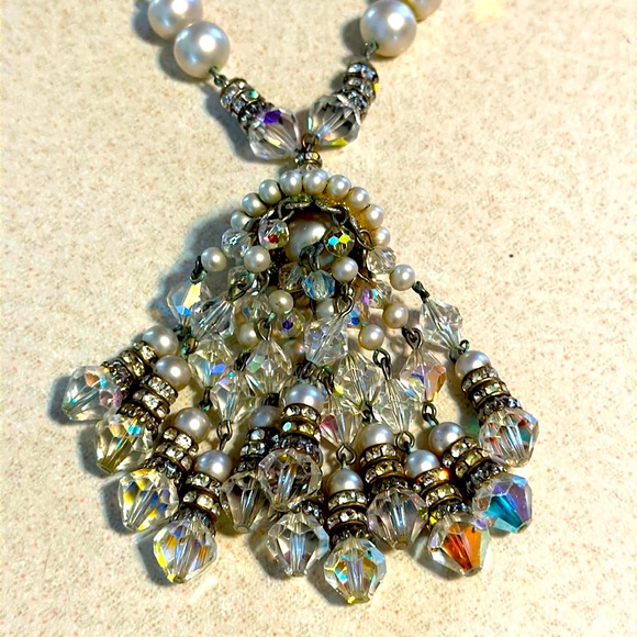 Vintage metal link chain faux pearl, crystal, rhinestone necklace (480) - Picture 3 of 10